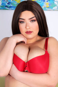 curvy pornstar Oksana in red underwear
