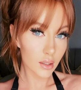 Zoe Grey deep cleavage