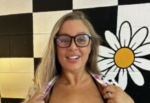 Babestation Babes – Curvy & Busty Webcam Girls Live Beth Bennett removes her gown, revealing tits