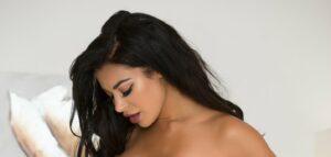 babestation A-z olivia berzinc pulling knickers down