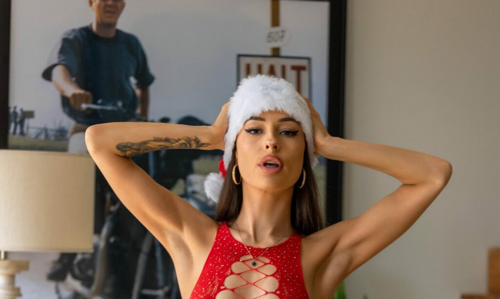 Roxy Winters santa hat