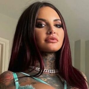 Jemma Lucy onlyfans head and shoulders pic