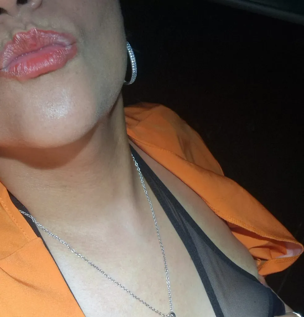 Faceless camming Mixedbbwqueen